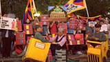 གསེར་རྟ་ཆོས་སྒར་ཆེད་ནེའུ་ཡོག་ལ་ངོ་རྒོལ་ལས་འགུལ། ༢༠༡༦།༡༠།༡༩