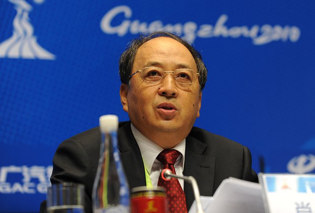 རྒྱ་ནག་གི་ལུས་རྩལ་སྤྱི་ཁྱབ་ལྷན་ཁང་གི་འགན་འཛིན་གཞོན་པ་ཞིག་ལ་ཞིབ་བཤེར། 