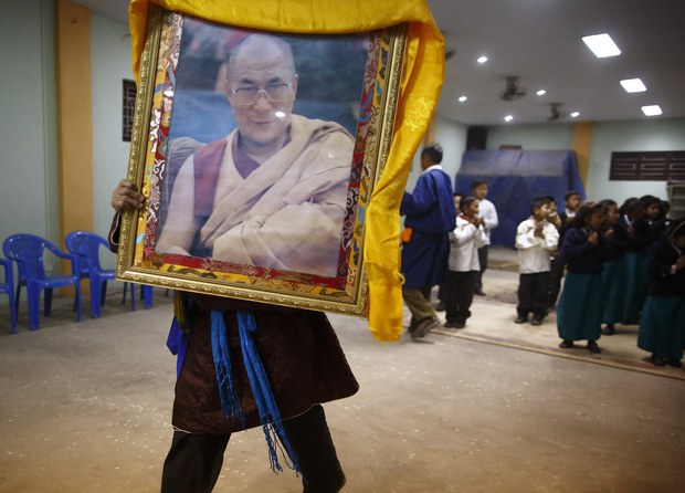བོད་དུ་༧གོང་ས་མཆོག་གི་སྐུ་པར་སྒྲིག་གཤོམ་མི་ཆོག་པ་དང་བྱིས་པར་༧གོང་ས་མཆོག་གི་སྐོར་ནས་སློབ་གསོ་སྤྲོད་བཞིན་ཡོད་མེད་སོགས་ལ་ཉམས་ཚོད་ལེན་བཞིན་ཡོད་པ། བོད་དུ་༧གོང་ས་མཆོག་གི་སྐུ་པར་སྒྲིག་གཤོམ་མི་ཆོག་པ་དང་བྱིས་པར་༧གོང་ས་མཆོག་གི་སྐོར་ནས་སློབ་གསོ་སྤྲོད་བཞིན་ཡོད་མེད་སོགས་ལ་ཉམས་ཚོད་ལེན་བཞིན་ཡོད་པ།