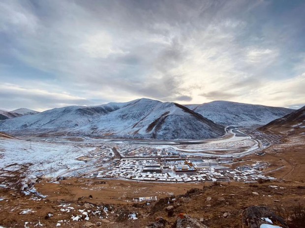 རྒྱ་ནག་གཞུང་གིས་རྫ་དབོན་པོ་ཁུལ་གྱི་ཕ་སྐད་སྲུང་སྐྱོབ་ཚོགས་པ་དང་སྐད་འཕྲིན་ཚོགས་པ་ཚང་མ་སྒོ་རྒྱག་དགོས་པའི་བཙན་བཀའ་བཏང་ཡོད་འདུག