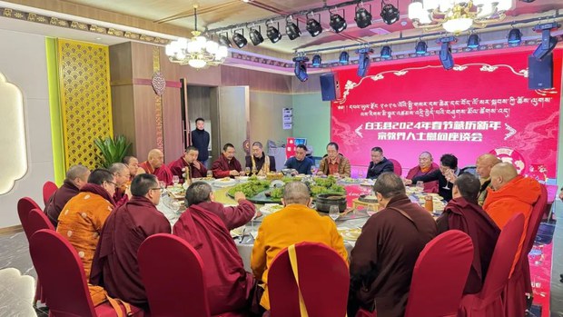 བོད་ཀྱི་ལོ་གསར་ལ་ཉེ་བ་དང་བསྟུན་རྒྱ་ནག་གཞུང་གིས་དགོན་སྡེ་ཁག་གི་གྲྭ་བཙུན་ཚོར་འཚམས་འདྲི་དང་༧གོང་ས་མཆོག་དང་ཁ་བྲལ་ལ་འཐབ་རྩོད་དགོས་པའི་སྐུལ་མ་བྱས་ཡོད་འདུག
