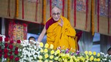 ཨ་མི་རི་ཀའི་ University of Colorado གཙུག་ལག་སློབ་གཉེར་ཁང་ནང་༸ གོང་ས་༸སྐྱབས་མགོན་ཆེན་པོ་མཆོག་གི་དབུ་ཁྲིད་དང་སྐུའི་ཡང་སྲིད་དང་འབྲེལ་བའི་བགྲོ་གླེང་ཚོགས་འདུ་ཞིག་ཚོགས་ཡོད་པ།