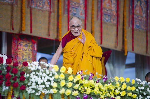 ཨ་མི་རི་ཀའི་ University of Colorado གཙུག་ལག་སློབ་གཉེར་ཁང་ནང་༸ གོང་ས་༸སྐྱབས་མགོན་ཆེན་པོ་མཆོག་གི་དབུ་ཁྲིད་དང་སྐུའི་ཡང་སྲིད་དང་འབྲེལ་བའི་བགྲོ་གླེང་ཚོགས་འདུ་ཞིག་ཚོགས་ཡོད་པ།