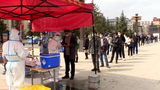 ཀན་ལྷོ་གཙོས་གྲོང་ཁྱེར་ཡོངས་སུ་སྒོ་བརྒྱབ་ནས་འགྲོ་བསྐྱོད་བཀག་སྡོམ་བྱས་འདུག