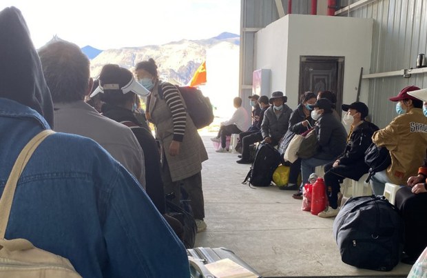 ཉིན་གཉིས་རིང་བོད་རང་སྐྱོང་ལྗོངས་ཟེར་བའི་ནང་ཏོག་དབྱིབས་ནད་ཡམས་འགོས་བ་མི་གྲངས་༡༦འཕར་ཡོད་འདུག