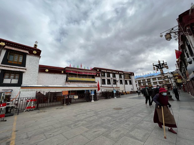 བོད་ཀྱི་རྒྱལ་ས་ལྷ་སའི་ནང་ཉིན་གྲངས་༨༦རིང་ཁྱིམ་སྡོད་བཀག་རྒྱ་བསྡམས་རྗེས་རིམ་པས་གློད་འགོ་ཚུགས་འདུག