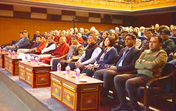 གསོལ་སྟོན་སྐབས་བོད་ཀྱི་ཟློས་གར་ཚོགས་པར། ༢༠༡༩།༡༡།༧