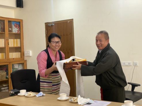 བོད་མིའི་སྒྲིག་འཛུགས་ཆོས་རིག་ལས་ཁུངས་ཀྱི་དྲུང་ཆེ་འཕོ་འགྱུར། བོད་མིའི་སྒྲིག་འཛུགས་ཆོས་རིག་ལས་ཁུངས་ཀྱི་དྲུང་ཆེ་འཕོ་འགྱུར།