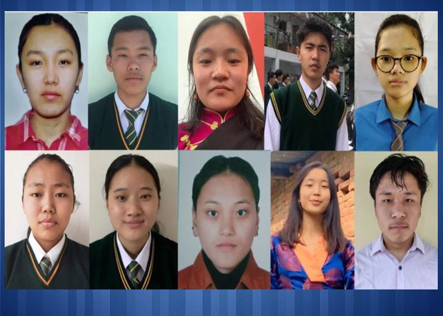 ད་ལོ་དགའ་ལྡན་ཕོ་བྲང་གི་སློབ་ཕྲུག་གཟེངས་རྟགས་ཐོབ་མཁན་སློབ་མ་བཅུ་བྱུང་འདུག