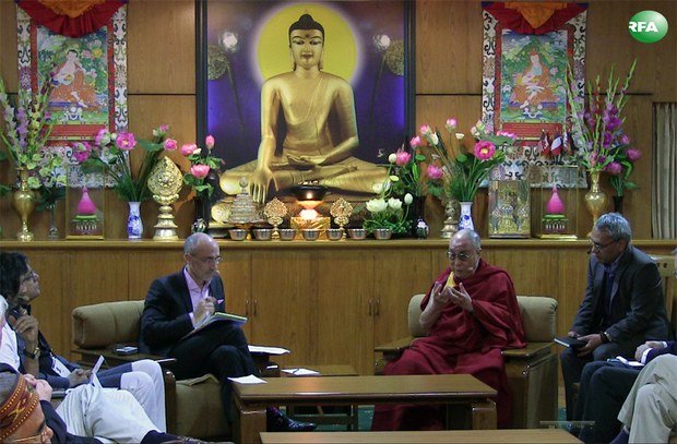 རྒྱལ་སྤྱིའི་ཚོང་པ་དང་ཁེ་ལས་པས་༧གོང་ས་མཆོག་དང་ལྷན་བགྲོ་གླེང་། ༢༠༡༥།༡༡།༤