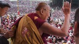 མོན་དང་༧རྒྱལ་བ་སྐུ་ཕྲེང་རིམ་བྱོན་བར་ཐུན་མོང་མ་ཡིན་པའི་འབྲེལ་བ་ཡོད། ༧གོང་ས་མཆོག་གིས།