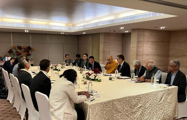 ༧གོང་ས་མཆོག་ལ་དྭགས་ས་གནས་སུ་ཚེས་བཅུ་གཅིག་ཉིན་ཆིབས་བསྒྱུར་མཛད་རྒྱུ་རེད་འདུག ༧གོང་ས་མཆོག་ལ་དྭགས་ས་གནས་སུ་ཚེས་བཅུ་གཅིག་ཉིན་ཆིབས་བསྒྱུར་མཛད་རྒྱུ་རེད་འདུག