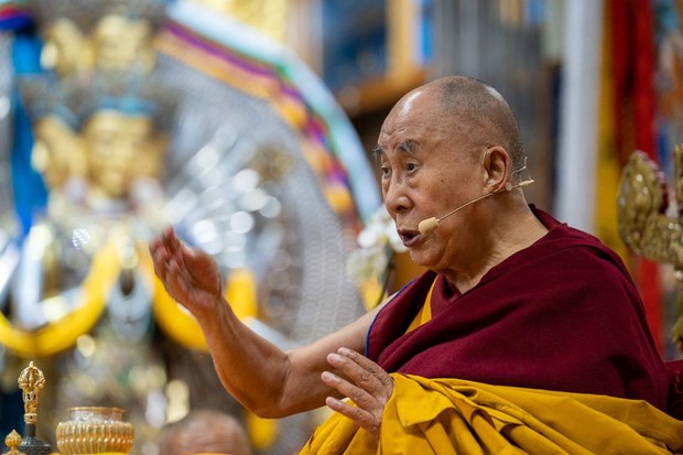 ༧གོང་ས་མཆོག་ལ་དྭགས་ལིང་ཤེད་དང་ཟངས་དཀར་ཁུལ་དུ་ཆིབས་བསྒྱུར་སྐྱོང་འཆར་འདུག