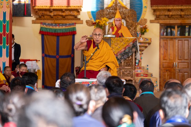 བོད་ནང་གི་བོད་མི་ཚོས་བོད་ཀྱི་ཆོས་དང་སྐད་ཡིག་རིག་གཞུང་རྒྱུན་འཛིན་གནང་མུས་ལ་༧གོང་ས་མཆོག་གིས་བསྔགས་བརྗོད་མཛད་འདུག