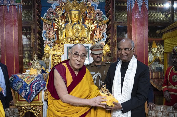 བོད་ཀྱི་དབུ་ཁྲིད་༧གོང་ས་མཆོག་གིས་རྒྱ་གར་སྲིད་འཛིན་གྱི་འཁྲུངས་སྐར་ལ་འཚམས་འདྲི་མཛད་འདུག