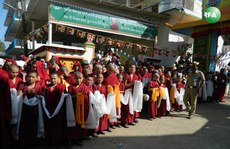 ༧གོང་ས་མཆོག་བྱེས་ཀྱི་གདན་ས་འབྲས་སྤུངས་སུ་ཞབས་སོར་བདེ་བར་འཁོད་སྐབས། ༢༠༡༦།༡༢།༡༦