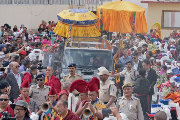 ༧གོང་ས་རྒྱལ་བ་རིན་པོ་ཆེ་མཆོག་ལ་དྭགས་སླེ་ཞི་བའི་ཚལ་ཕོ་བྲང་ལ་ཞབས་སོར་འཁོད་སྐབས། ༢༠༡༧།༦།༢༨