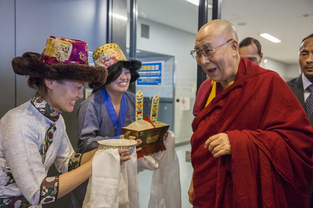༧གོང་ས་སྐྱབས་མགོན་ཆེན་པོ་མཆོག་ཉི་ཧོང་དུ་ཞབས་སོར་འཁོད་སྐབས། ༢༠༡༦།༡༡།༨