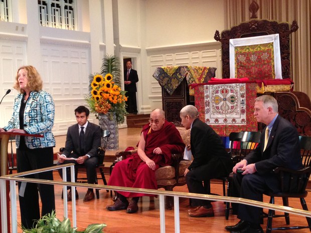 སྤྱི་ནོར་༧གོང་ས་མཆོག་གིས་་ཨ་མི་རི་ཀའི་Atlantaགྲོང་ཁྱེར་ནང་མཛད་འཕྲིན་སྐྱོང་བཞིན་པ།