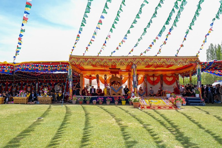 Dalai-Lama-lunch-offered-OHHDL.jpg