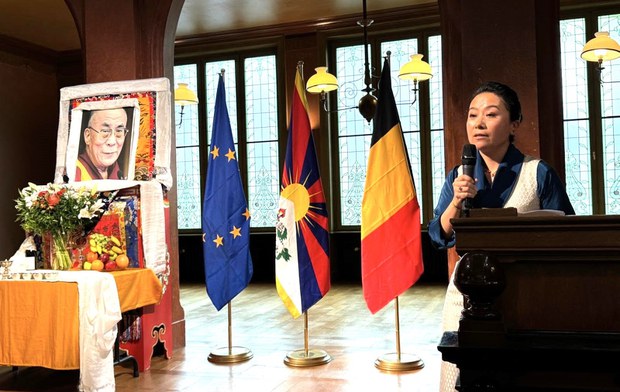 སྦརཱ་སེལསི་དུ་ཡོ་རོབ་གྲོས་ཚོགས་ཀྱི་འཐུས་མི་དང་ཕྱི་རྒྱལ་གཞུང་ཚབ་སོགས་མགྲོན་འབོད་ཀྱིས་༧གོང་ས་མཆོག་གི་འཁྲུངས་སྐར་སྲུང་བརྩི་ཞུས་འདུག སྦརཱ་སེལསི་དུ་ཡོ་རོབ་གྲོས་ཚོགས་ཀྱི་འཐུས་མི་དང་ཕྱི་རྒྱལ་གཞུང་ཚབ་སོགས་མགྲོན་འབོད་ཀྱིས་༧གོང་ས་མཆོག་གི་འཁྲུངས་སྐར་སྲུང་བརྩི་ཞུས་འདུག
