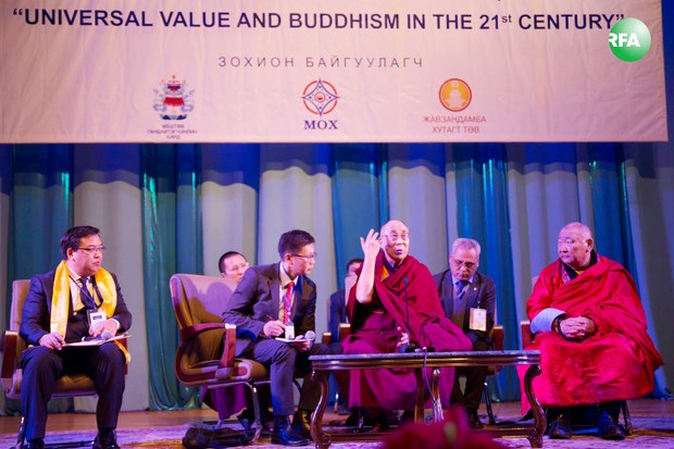 ༧གོང་ས་མཆོག་གིས་ཀུན་ཁྱབ་འགན་འཁུར་དང་དུས་རབས་༢༡་པའི་ནང་ཆོས་ཅེས་པའི་བརྗོད་གཞིའི་སྒོ་ནས་བཀའ་སློབ་གནང་སྐབས། ༢༠༡༦།༡༡།༢༢ ༧གོང་ས་མཆོག་གིས་ཀུན་ཁྱབ་འགན་འཁུར་དང་དུས་རབས་༢༡་པའི་ནང་ཆོས་ཅེས་པའི་བརྗོད་གཞིའི་སྒོ་ནས་བཀའ་སློབ་གནང་སྐབས། ༢༠༡༦།༡༡།༢༢