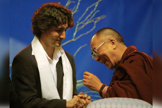ཁེ་ན་ཌའི་རྒྱལ་ཡོངས་འོས་བསྡུའི་རྒྱལ་ཁ་ཐོབ་པར་༧གོང་ས་མཆོག་གིས་འཚམས་འཕྲིན་བསྩལ་འདུག