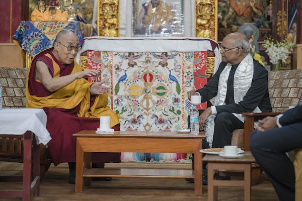༧གོང་ས་ཆེན་པོ་མཆོག་དང་སྐུ་ཞབས་(Ram Nath Kovind) མཆོག ༢༠༡༧།༡།༩ ༧གོང་ས་ཆེན་པོ་མཆོག་དང་སྐུ་ཞབས་(Ram Nath Kovind) མཆོག ༢༠༡༧།༡།༩