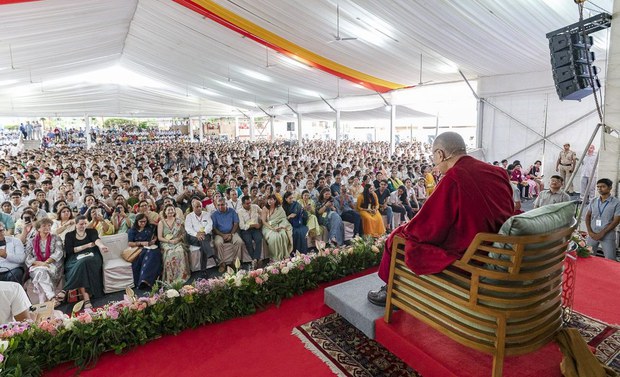 ༧གོང་ས་མཆོག་གིས་ལྡི་ལི་ནས་སློབ་ཕྲུག་དང་དགེ་རྒན་སྟོང་ཕྲག་བརྒལ་བར་བཀའ་སློབ་སྩལ་སྐབས། ༢༠༡༩།༩།༢༠