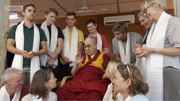 ༧གོང་ས་སྐྱབས་མགོན་ཆེན་པོ་མཆོག་གིས་(Denmark)་རྒྱལ་ཁབ་ནས་ཕེབས་པའི་མི་སྣ་ཁག་གཅིག་ལ་མཇལ་མོལ་སྐབས། ༢༠༡༩།༩།༡༡ ༧གོང་ས་སྐྱབས་མགོན་ཆེན་པོ་མཆོག་གིས་(Denmark)་རྒྱལ་ཁབ་ནས་ཕེབས་པའི་མི་སྣ་ཁག་གཅིག་ལ་མཇལ་མོལ་སྐབས། ༢༠༡༩།༩།༡༡