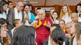 ༧གོང་ས་མཆོག་གིས་ཨ་རིའི་ཨེ་མོ་རི་གཙུག་སློབ་གཉེར་ཁང་གི་སློབ་ཕྲུག་ཁག་ཅིག་ལ་མཇལ་ཁའི་སྐབས། ༢༠༡༩།༥།༣༡