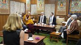 ཤེས་ཡོན་གྱི་ནང་རྒྱ་གར་གནའ་རབས་ཀྱི་འཚེ་བ་མེད་པ་དང་བྱམས་བརྩེའི་ཉམས་ལེན་བཅུག་དགོས་པ་རེད་ཅེས། ༧གོང་ས་མཆོག་གིས་བཀའ་སྩལ་ཡོད་པ།