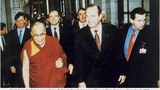 ༧གོང་ས་སྐྱབས་མགོན་ཆེན་པོ་མཆོག་དང་ཧྥ་རན་སིའི་སྲིད་འཛིན་སྐུ་ཞབས་(Jacques Chirac)་མཆོག ༡༩༩༨།༡༢།༨