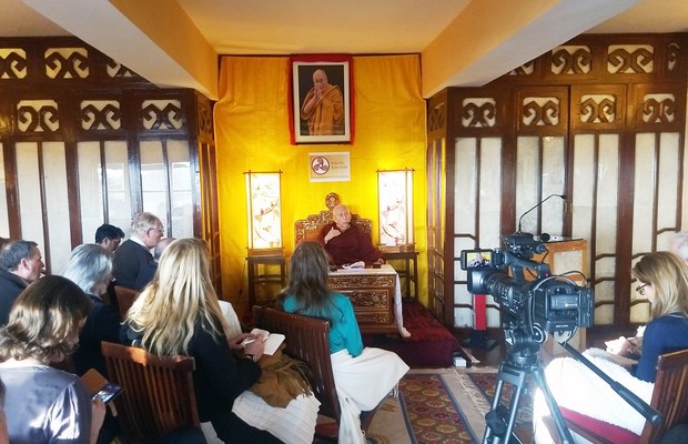 བཀའ་བློན་ཁྲི་ཟུར་སློབ་དཔོན་ཟམ་གདོང་རིན་པོ་མཆོག་གིས་འཛམ་གླིང་གནམ་གཤིས་འགྱུར་ལྡོག་དང་འབྲེལ་བའི་སྐོར་གསུངས་བཤད་སྐབས། ༢༠༡༨།༡༡།༢༩