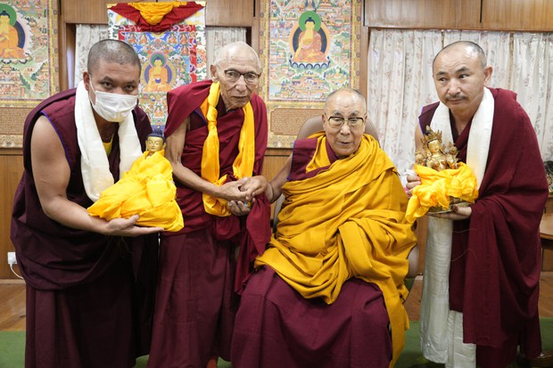 ༸གོང་ས་མཆོག་གིས་ཁྲིག་སེ་རིན་པོ་ཆེར་མཇལ་ཁ་དང་བཀའ་སློབ་སྩལ་བ།