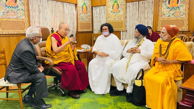༧གོང་ས་མཆོག་གིས་རྒྱ་གར་གྱི་ཆོས་ལུགས་ཁག་གི་དབུ་ཁྲིད་རྣམ་པར་མཇལ་ཁ་དང་བཀའ་སློབ་སྩལ་བ།