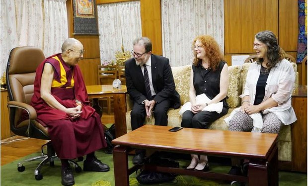 འཇར་མན་གྲོས་ཚོགས་འཐུས་མི་ཚོས་བཞུགས་སྒར་དུ་༧གོང་ས་མཆོག་དང་མཇལ་མོལ་སྐབས། ༢༠༡༩།༩།༡༨