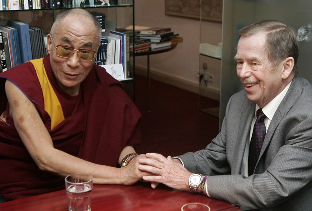 ལོ་རྒྱུས་རང་བཞིན་ལྡན་པའི་མཇལ་མོལ་༧གོང་ས་མཆོག་དང་འབྲེལ་བའི་ཕྱག་དེབ་གསར་བ། ལོ་རྒྱུས་རང་བཞིན་ལྡན་པའི་མཇལ་མོལ་༧གོང་ས་མཆོག་དང་འབྲེལ་བའི་ཕྱག་དེབ་གསར་བ།
