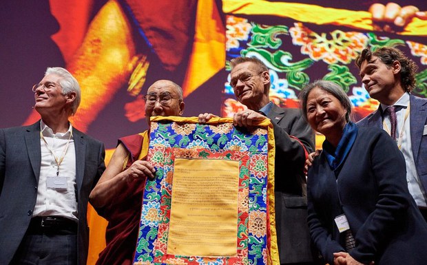 ༧གོང་ས་མཆོག་རྒྱལ་སྤྱིའི་བོད་དོན་ལས་འགུལ་ཁང་དབུ་བརྙེས་ནས་མི་ལོ་༣༠འཁོར་བའི་ལོ་འཁོར་དུས་དྲན་མཛད་སྒོར་དབུ་བཞུགས་མཛད་སྐབས། 2019/9/16 ༧གོང་ས་མཆོག་རྒྱལ་སྤྱིའི་བོད་དོན་ལས་འགུལ་ཁང་དབུ་བརྙེས་ནས་མི་ལོ་༣༠འཁོར་བའི་ལོ་འཁོར་དུས་དྲན་མཛད་སྒོར་དབུ་བཞུགས་མཛད་སྐབས། 2019/9/16