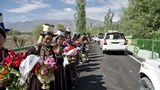 ལ་དྭགས་མི་མང་གིས་༧གོང་ས་མཆོག་ལ་ཕེབས་བསུ། ༢༠༡༤།༦།༡༧