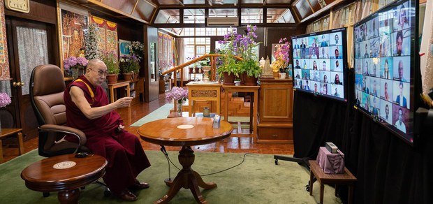 སྤྱི་ནོར་༧གོང་ས་མཆོག་གིས་རྒྱ་གར་གྱི་ཨེ་མི་ཊི་(Amity)་གཙུག་ལག་སློབ་ཆེན་གྱི་དགེ་ལས་སློབ་ཕྲུག་ཚོར་བཀའ་སློབ་སྩལ་སྐབས། ༢༠༢༠།༦།༢༦ 