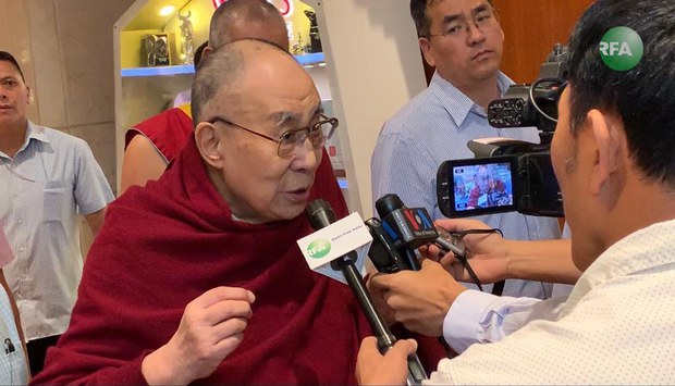 བོད་ཀྱི་དབུ་ཁྲིད་༧གོང་ས་མཆོག་ལྡི་ལིའི་(MAX)་སྨན་ཁང་ནས་ཆིབས་ཐོན་སྐབས། ༢༠༡༩།༤།༡༢