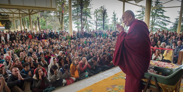 ༧གོང་ས་མཆོག་གིས་རྒྱལ་ཁབ་མི་འདྲ་བ་༥༦ཙམ་གྱི་ཕྱི་རྒྱལ་བ་སྟོང་ཕྲག་བརྒལ་བར་མཇལ་འཕྲད་སྐབས། ༢༠༡༥།༣།༣༠