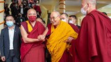 ༸གོང་ས་མཆོག་གིས་འཛམ་གླིང་གི་ཚོང་གཉེར་ཕྱུག་བདག་༩༠ལྷག་ལ་མཇལ་ཁ་དང་བྱམས་སྙིང་རྗེ་གལ་ཆེན་ཡིན་པའི་སྐོར་བཀའ་སྩལ་བ།