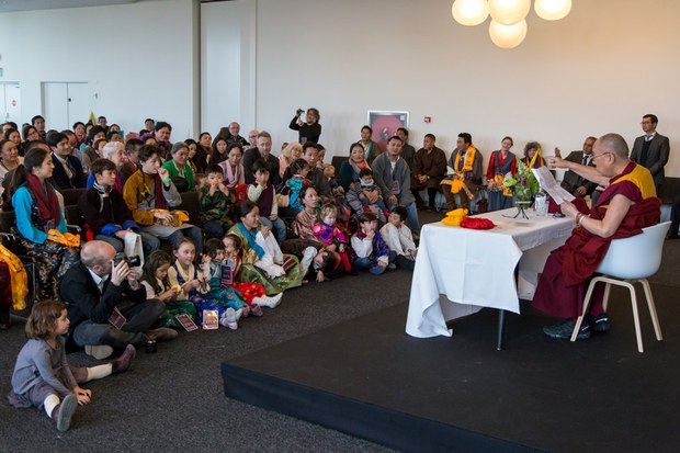 ༧གོང་ས་མཆོག་གིས་Denmarkལ་ས་གནས་དང་ཡོ་རོབ་ཀྱི་ཡུལ་གྲུ་གཞན་ནས་བཅར་པའི་བོད་མི་རྣམས་ལ་མཇལ་ཁ་གནང་སྐབསྲ ༢༠༡༥།༢།༡༠ ༧གོང་ས་མཆོག་གིས་Denmarkལ་ས་གནས་དང་ཡོ་རོབ་ཀྱི་ཡུལ་གྲུ་གཞན་ནས་བཅར་པའི་བོད་མི་རྣམས་ལ་མཇལ་ཁ་གནང་སྐབསྲ ༢༠༡༥།༢།༡༠