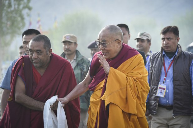 ༧གོང་ས་མཆོག་དུས་དབང་གནང་ཡུལ་གསུང་ཆོས་རྭ་བར་ཕེབས་བཞིན་པ། ༢༠༡༤།༧