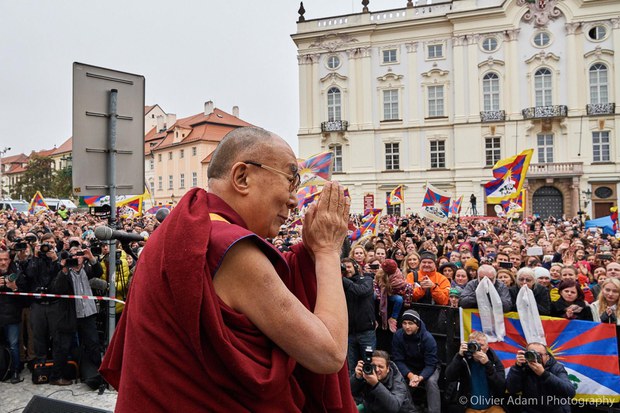 ༧གོང་ས་མཆོག་ཅེཀ་སྤྱི་མཐུན་རྒྱལ་ཁབ་ལ་ཕེབས་པར་དགའ་བསུ་བྱེད་བཞིན་པ། ༢༠༡༦།༡༠།༡༧