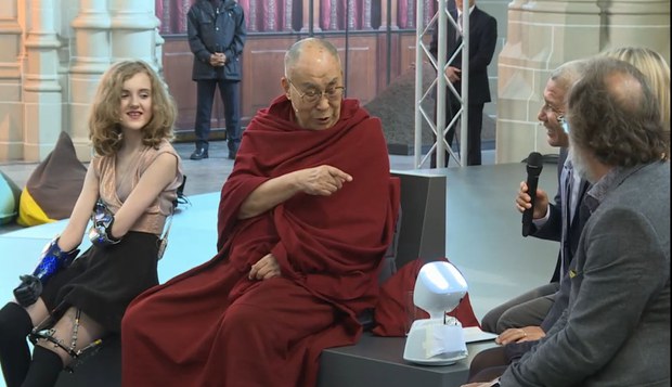 ༧གོང་ས་མཆོག་གིས་བྱམས་བརྩེ་དང་འཕྲུལ་རིག་ཐད་བཀའ་སློབ་གནང་སྐབས། ༢༠༡༨།༩།༡༧