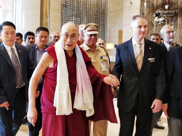 བོད་ཀྱི་དབུ་ཁྲིད་༧གོང་ས་མཆོག་མུམ་བྷེ་གྲོང་ཁྱེར་ནང་ཞབས་སོར་འཁོད་སྐབས། ༢༠༡༨།༡༢།༡༡ བོད་ཀྱི་དབུ་ཁྲིད་༧གོང་ས་མཆོག་མུམ་བྷེ་གྲོང་ཁྱེར་ནང་ཞབས་སོར་འཁོད་སྐབས། ༢༠༡༨།༡༢།༡༡