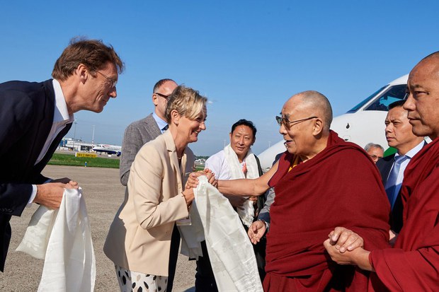 ༧གོང་ས་མཆོག་ནེ་ཐར་ལེནཌསྀ་(Netherlands)ནང་ཞབས་སོར་འཁོད་སྐབས། ༢༠༡༨།༩།༡༤